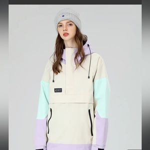 Woman’s full ski/snowboard jacket. Size medium, fits oversize. Very warm.